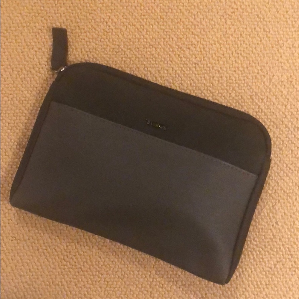 Tumi for Delta travel case